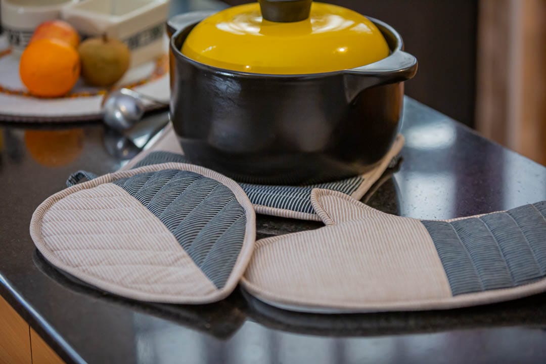 Mittens, Oven mittens, kitchen mitten, Kenyan mitten, African mitten