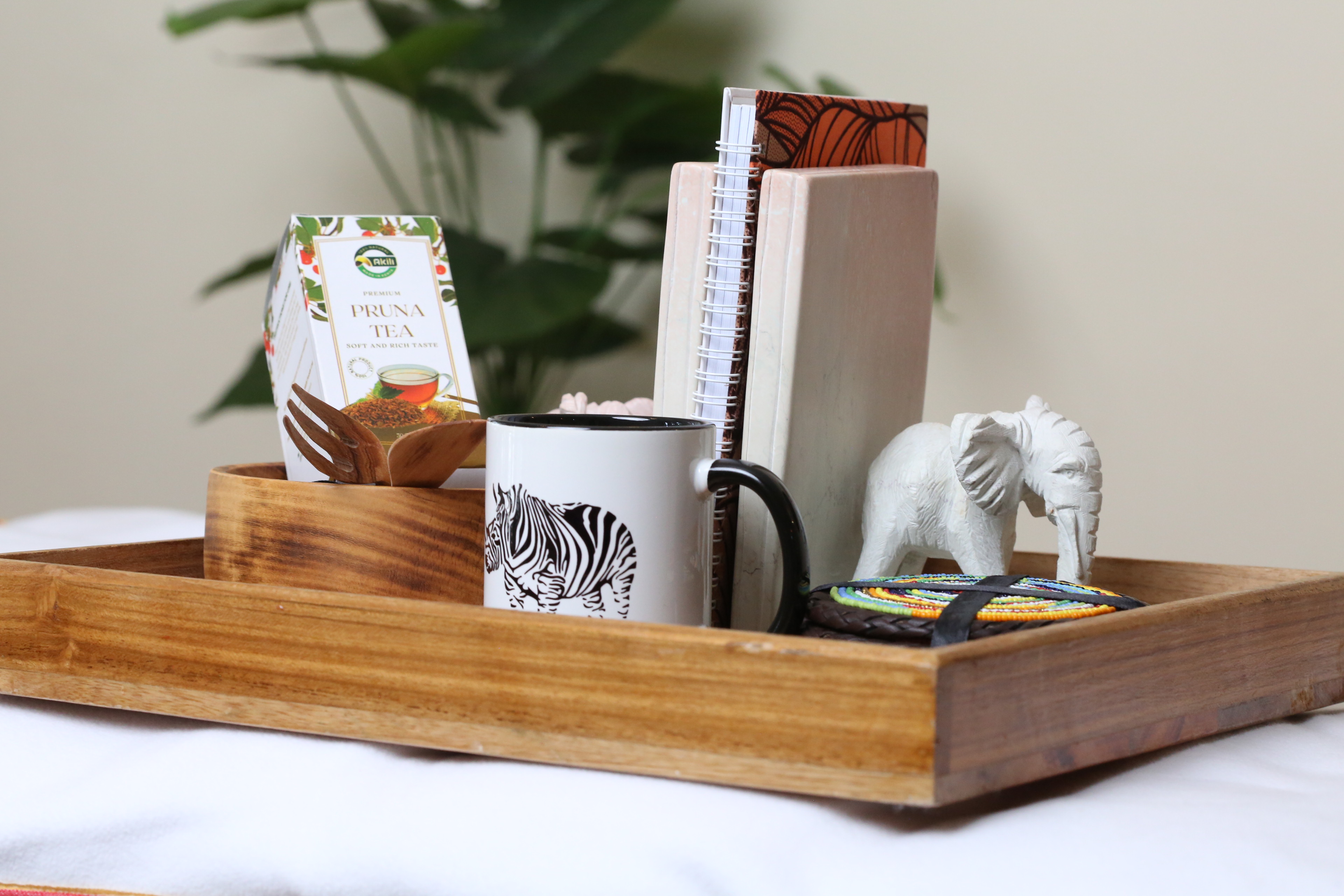 Elephant carved book holder gift package